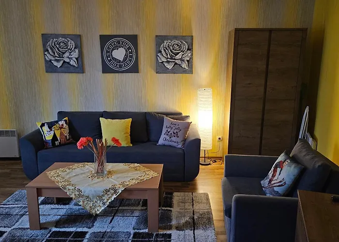 Ramada 2 Boutique Near Road Apartman Banszko