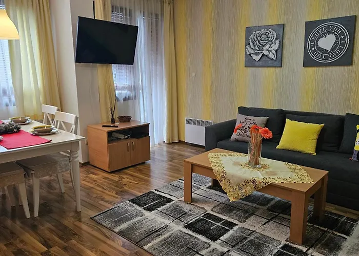 Apartman Ramada 2 Boutique Near Road *