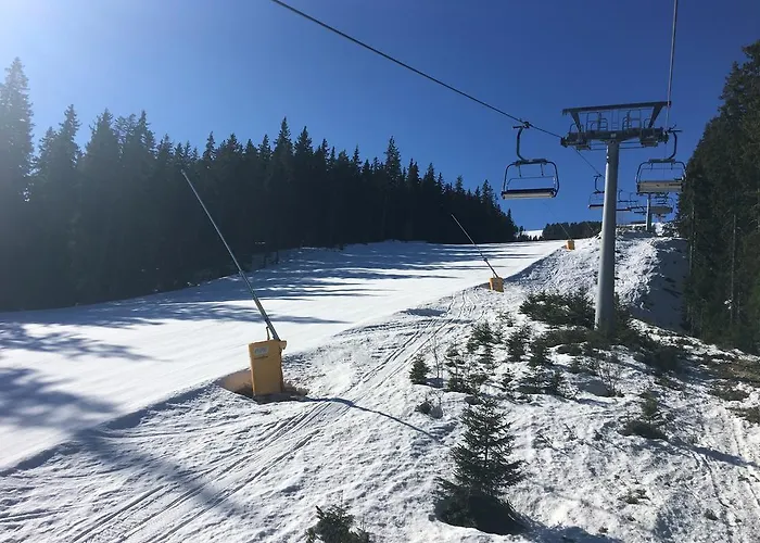 Ramada 2 Boutique Near Road Apartman