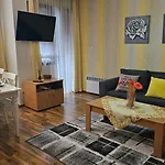 Apartamento Ramada 2 Boutique Near Road *