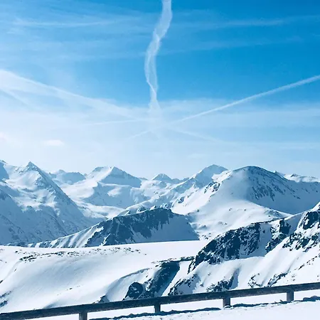 Appartamento Ramada 2 Boutique Near Road *