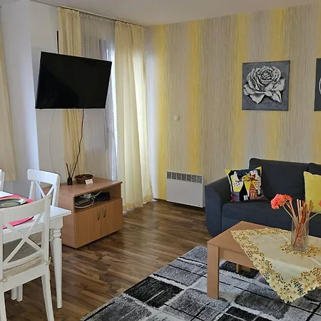 Ramada 2 Boutique Near Road