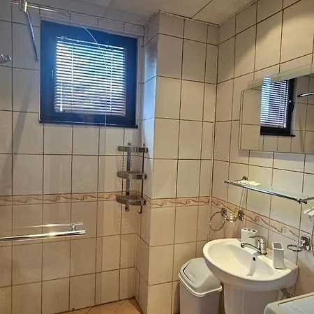 Ramada 2 Boutique Near Road アパート *