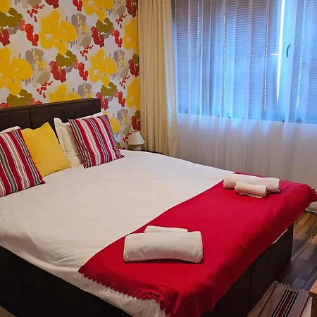 Ramada 2 Boutique Near Road 아파트 반스코