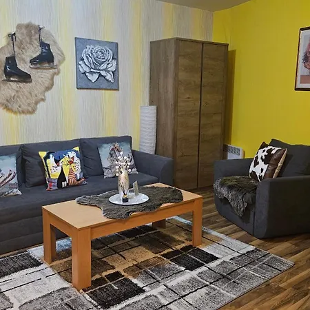 Апартамент Ramada 2 Boutique Near Road *