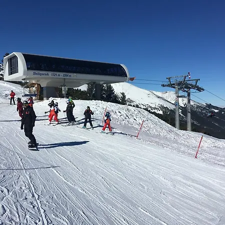 Ramada 2 Boutique Near Road Appartamento Bansko