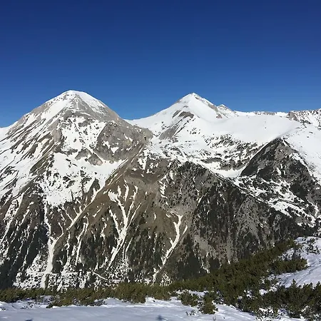 Ramada 2 Boutique Near Road *