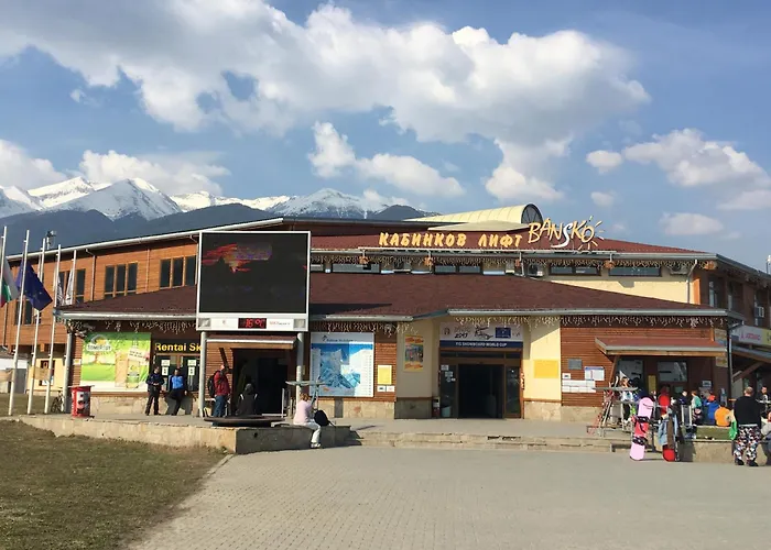 Ramada 2 Boutique Near Road Apartment Bansko