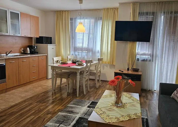 Ramada 2 Boutique Near Road Apartment Bansko