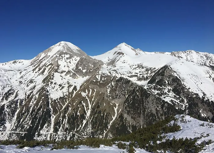 Ramada 2 Boutique Near Road *